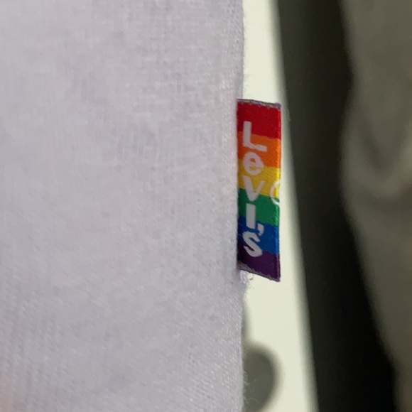 Levi’s crop top - Picture 3 of 3